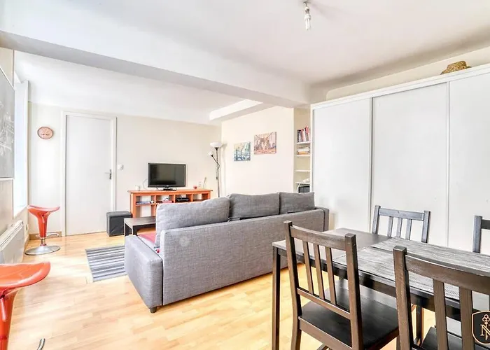 Peaceful Apartment In The Heart Of Caen
